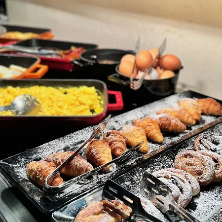 Aste Hotel Saint Julian's