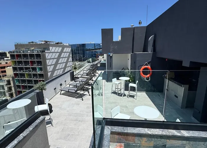 Aste Hotel San Ġiljan